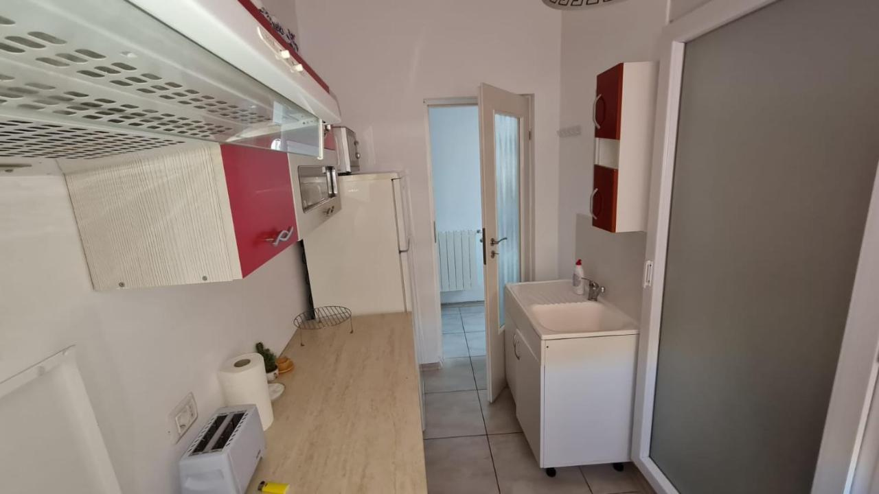 Apartament centru plaja modern Constanţa Exterior foto